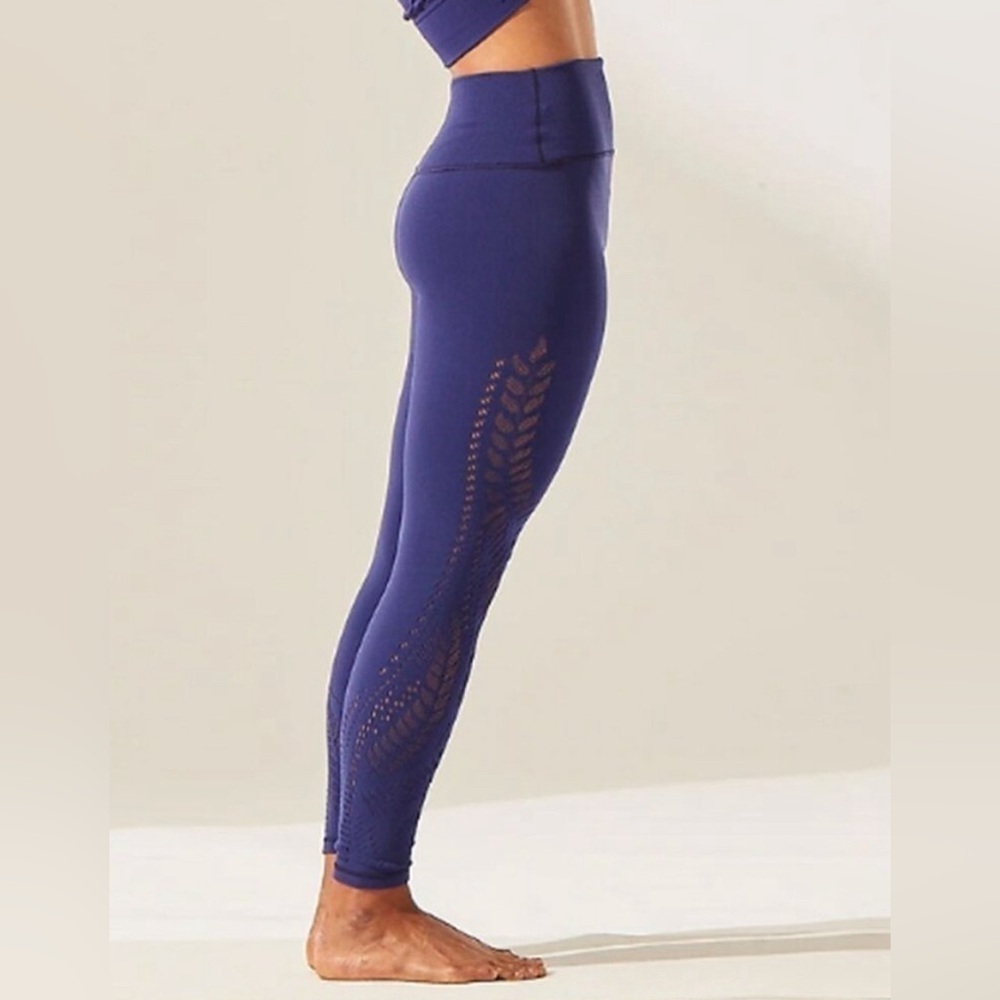 Athleta Warp Knit 7/8 Tights Laser Cut Poseidon Blue Purple Women’s Size XXS/ XS